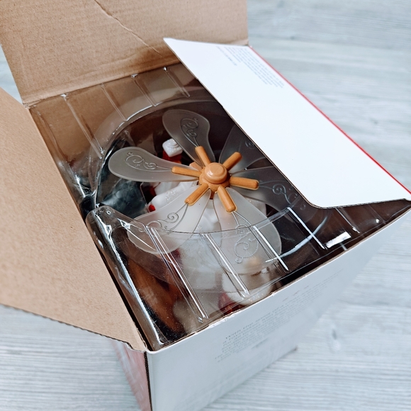 Hallmark "Where Dreams Become Toys" Tabletop 2016, Motion, Light, Sound Santa - Picture 9 of 14